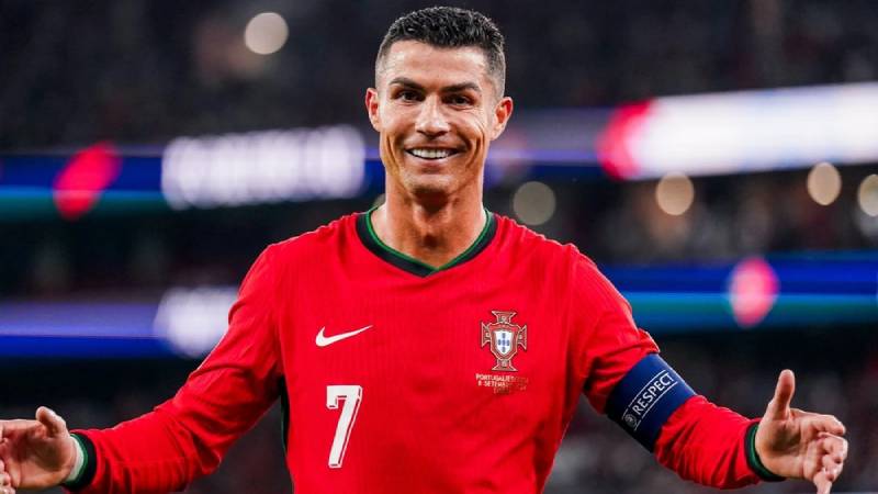 Cầu Thủ Hay Nhất Thế Giới - Hành Trình Vượt Khỏi Giới Hạn 2 Cristiano Ronaldo – biểu tượng của sự khao khát và kiên cường
