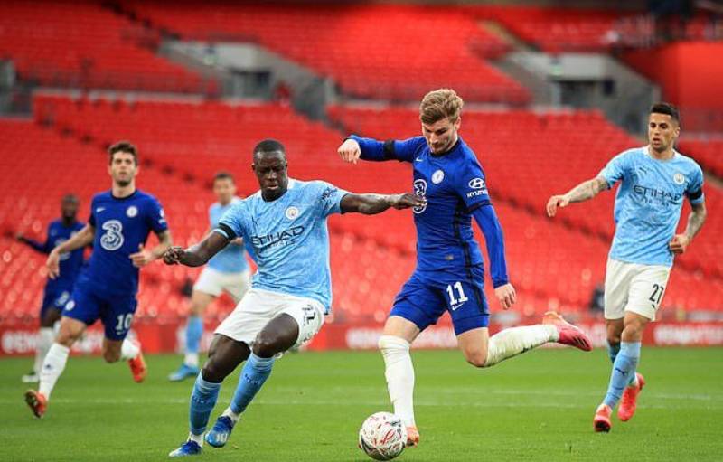 Tránh kèo đội bóng đang phân tâm đấu trường khác